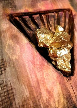 Zlatá baňa Kameň Drevo Patina